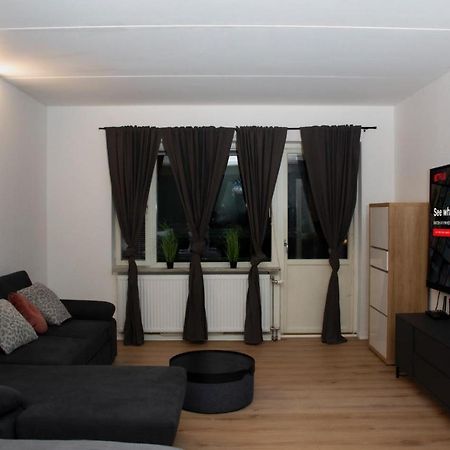 Entire Apartment Malmo 2 Bedrooms-Tv Lounge-Balcony Bagian luar foto