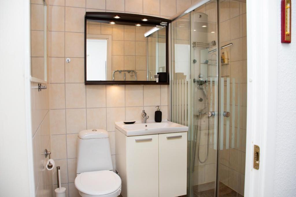 Entire Apartment Malmo 2 Bedrooms-Tv Lounge-Balcony Bagian luar foto